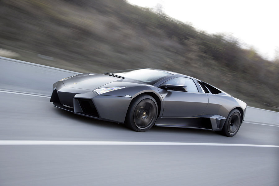 lamborghini-reventon-side-view.jpg