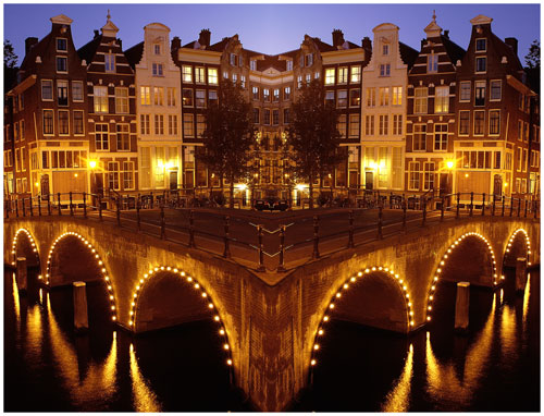 Amsterdam_In_Night_by_SunnyFair.jpg
