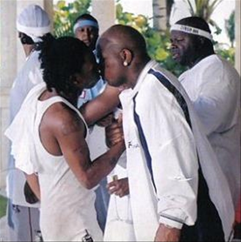 lil-wayne-kissing-baby.jpg